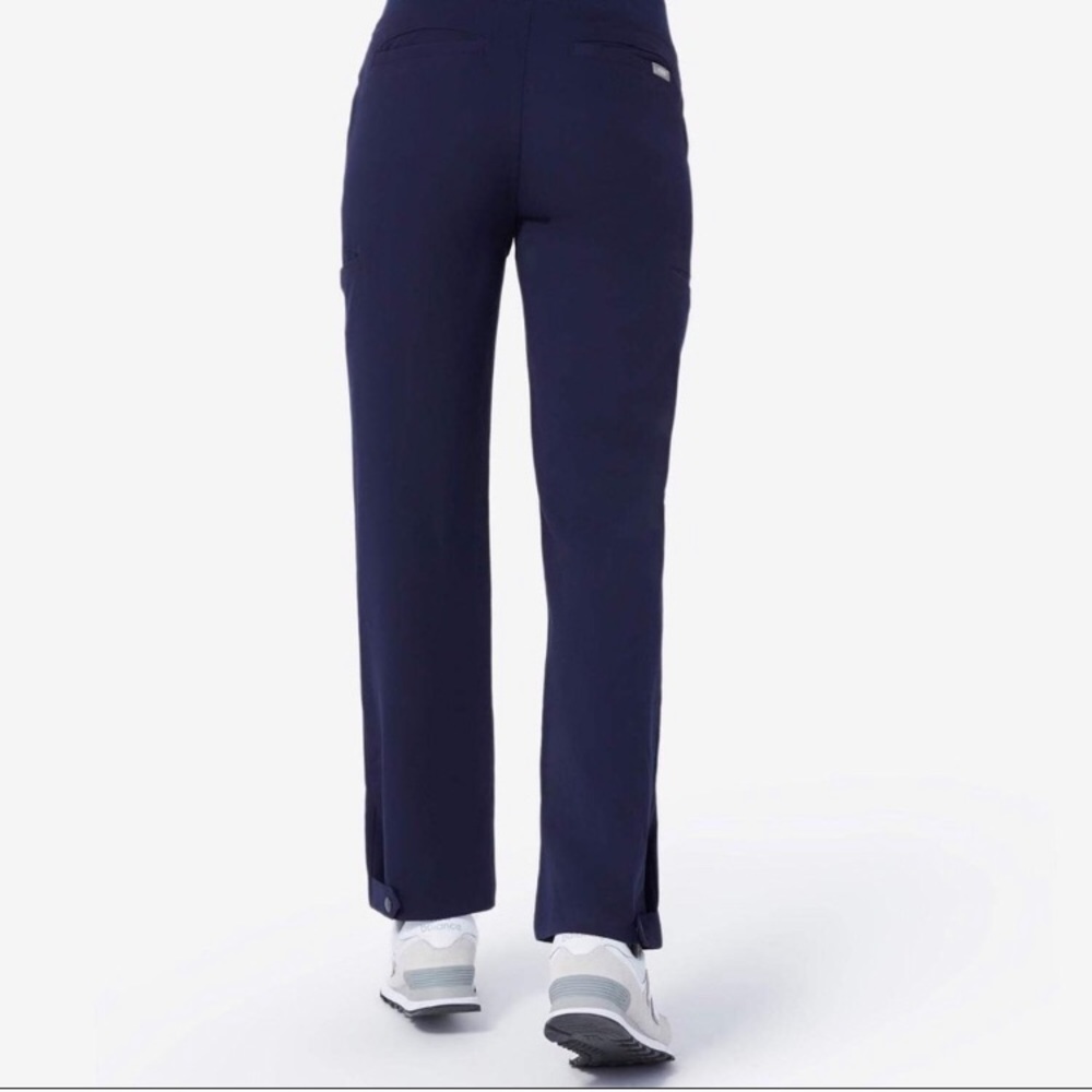FIGS Cargo Petite Scrub Pants NWT